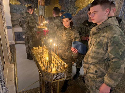 "Патриотизм сквозь поколения: экскурсия курсантов в символичные места"