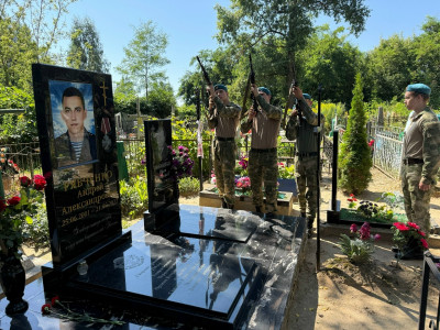 2 августа Новозыбковский городской округ отмечает День Воздушно-десантных войск.